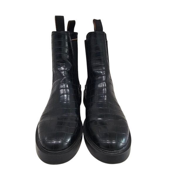 H&M Black Ankle Boots with Crocodile Texture - Picture 5 of 9